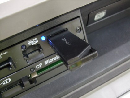 USBメモリ挿入