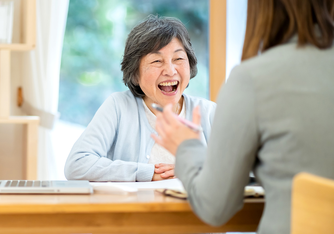 インタビューを受けているお客様